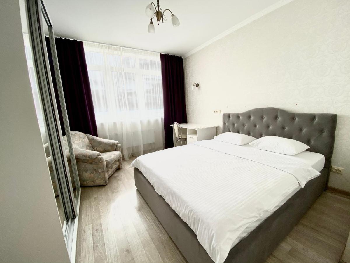 Apartments With Dnipro View Kyiv Exterior photo