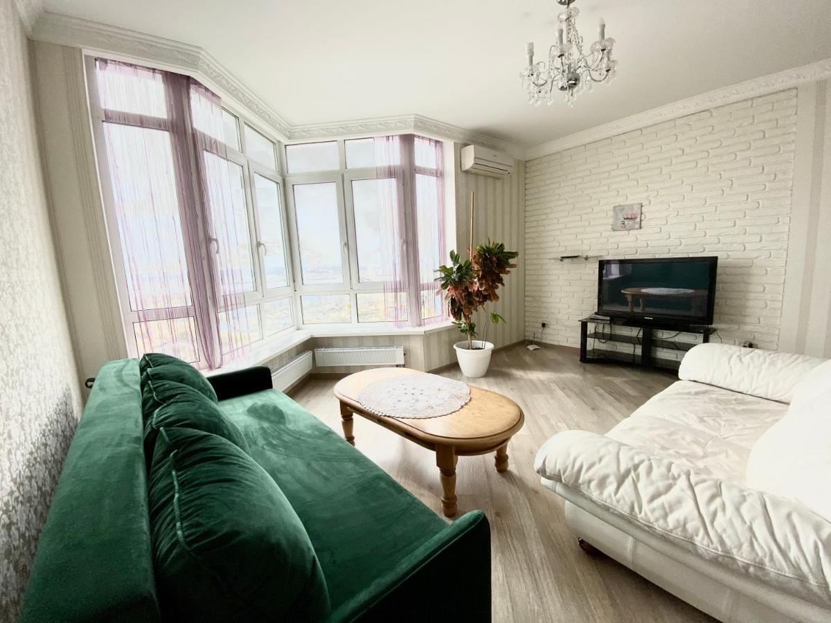 Apartments With Dnipro View Kyiv Exterior photo