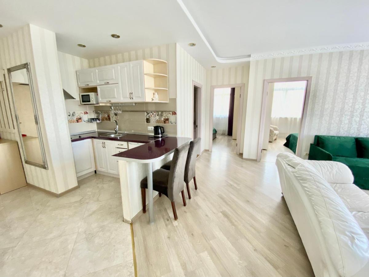 Apartments With Dnipro View Kyiv Exterior photo